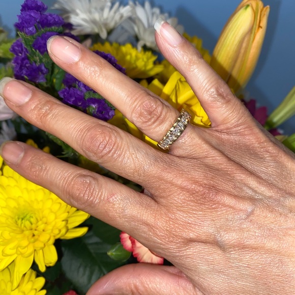 Stunning Anniversary gold and diamond ring - Picture 4 of 6